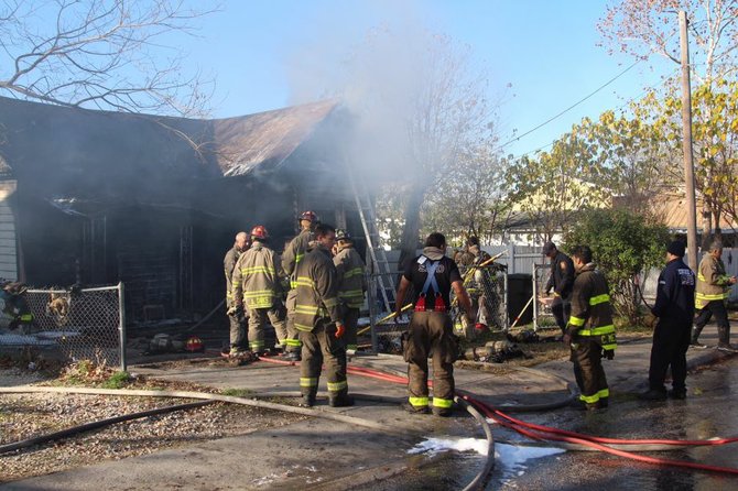 Incendio destruyó una casa al oeste de la ciudad