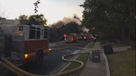 5 personas fueron desplazadas por un incendio al noroeste de Austin