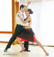 DANZA. Los bailarines Shadi & René participarán en el espectáculo.
