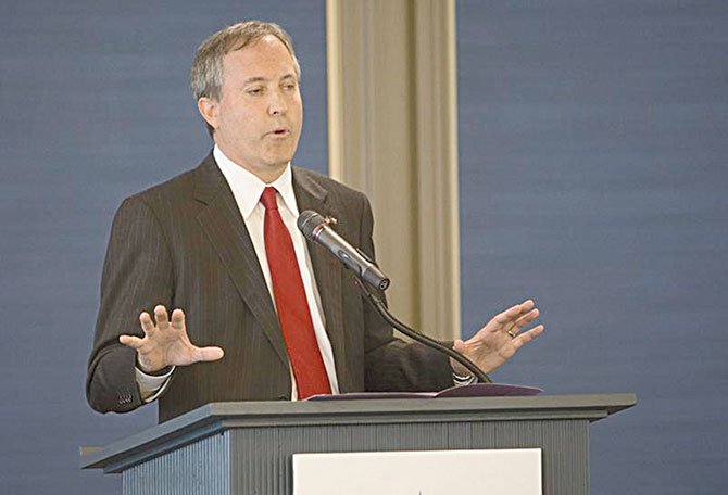 Republicano Ken Paxton acusado de fraude