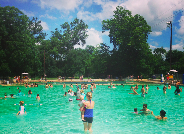 Actualización de los horarios de las piscinas de la Ciudad de Austin