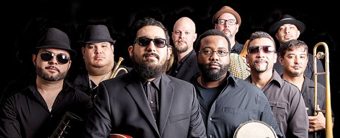 Grupo Fantasma  nos pone a bailar con su latin funk