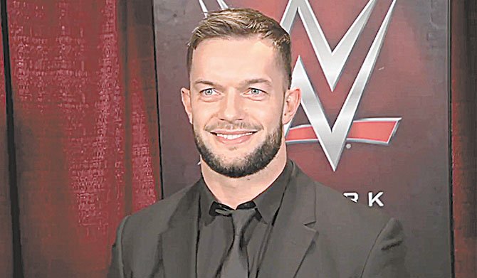 Finn Bálor fuera por 10 meses