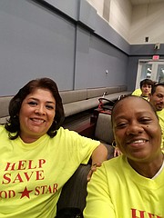 GERENTES. Carmen Salazar y Sandra Pleasant en la sede del condado de Arlington, el sábado 24 de septiembre de 2016.