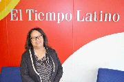 EJECUTIVA. Phyllis James, vicepresidenta de MGM Resorts.
-------------------------------
“LA DIVERSIDAD NOS DEFINE EN MGM”
Phyllis James quien desde 2002 supervisa una empresa que ha hecho misión del respeto a las minorías y el compromiso por la diversidad dijo a El Tiempo Latino que “Diversidad e inclusión son conceptos difíciles de llevar a la práctica”. Explicó  la vicepresidenta y Jefa de Diversidad para MGM Resorts International cuando nos visitó en 2015 que  “Se trató desde el principio, como se explicó desde el liderazgo de la corporación, de establecer esto como una prioridad, como si estuviéramos estableciendo algo de lo que dependiera el futuro de la empresa”.El presente es multicultural, indicó James y, ahora hace un año, indicó que en aquel momento, el  32% de las horas de construcción habían sido realizadas por residentes del condado de Prince George’s. Hoy sabems que, hasta septiembre, casi un 40% de los pagos por la construcción de MGM habían sido destinados a negocios de las minorías, superando con creces la meta del 30% previsto.Para James, la filosofía multicultural e inclusiva del chairman y CEO Jim Murren es parte de una cultura corporativa de responsabilidad social.“Somos un ciudadano privado de esta comunidad que traemos la oportunidad de participar en el comercio que proporcionamos… si realmente queremos promocionar diversidad hay que tomar ciertos riesgos, pero son siempre riesgos inteligentes y prácticos”, apuntó James.
—Alberto Avendaño
