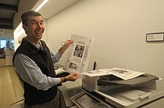 El lunes 24 de octubre, Fichter pudo observar una de las páginas de The Washington Post que salieron publicadas el día martes 25.