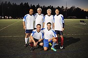 INTERNACIONALES. Los integrantes del equipo Ciclón que participó en el Torneo Ariel Ortega el viernes 18 de noviembre de 2016 en la Hutchinson, E.S. en Herndon, VA.