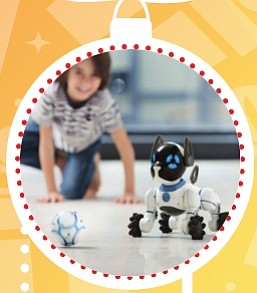 WowWee – Chip, el perro robótico ($200)
Chip es un perro robótico inteligente y una mascota interactiva, que te saludará cuando llegues a casa como un perro de verdad, estará siempre alerta y listo para jugar contigo. Según como lo trates irá desarrollando su personalidad, no existen dos Chip iguales.
Te muestra cariño cuando estás cerca, es obediente y sigue tus órdenes. Puedes interactuar con él de diversas formas: con la Smart Band (pulsera interactiva), dándole órdenes claras de voz como a un perro de verdad; con la SmartBall (puedes lanzarle la pelota y divertirte con él); o con tu smartphone gracias a la App gratuita de Chip. Aprende nuevas cosas, por lo que podrás enseñarle trucos.
Cuando necesite algo, te lo pedirá a través de la App. Y cuando necesita recargar energía, el sólo vuelve a la base para cargarse.
