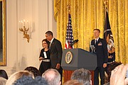 CONDECORACIÓN. María Gómez fue condecorada por el presidente Barack Obama con la Medalla Presidencial al Ciudadano.