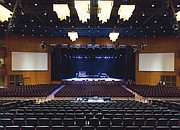 La sala con capacidad para 3.000 persona fue construida de manera que desde todos los puestos los asistentes pueden ver bien el escenario.