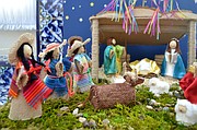 El primer lugar lo consiguió la familia Gutiérrez – Covarrubias, de Rockville, Maryland,  con la creación “La gran fiesta del Nacimiento de Jesús.”