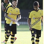 Junior Flores con el Borussia Dortmund.