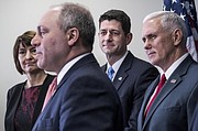 La diputada Cathy McMorris Rogers, R-Wash., el presidente de la Cámara de Representantes Paul Ryan, R-Wis., y el vicepresidente electo Mike Pence, escuchan a Steve Scalise, R-La, durante una conferencia de prensa republicana el 4 de enero en Capitol Hill.