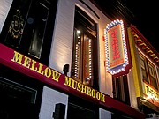 Vista de la pizzería Mellow Mushroom.
