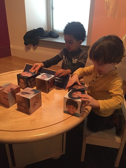 Este sábado 28 de enero La Galería Nacional de Retratos del Smithsonian en colaboración con Explore! Children's Museum abre su primer espacio dedicado a niños completamente bilingüe.