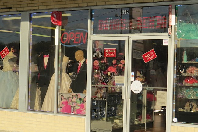 CJKK Bridal y Quinceañeras está localizada en Woodbridge, VA.