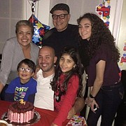 FAMILIA. Rodríguez con sus hijos Luciano y Lucia y sus nietos.