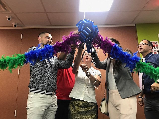 APOYO. Con la inauguración del nuevo centro en Langley Park se abre otra puerta de apoyo a la comunidad LGBTI.