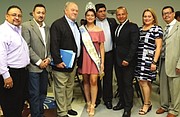 JUNTOS. Miembros de la comunidad salvadoreña en el área de DC.