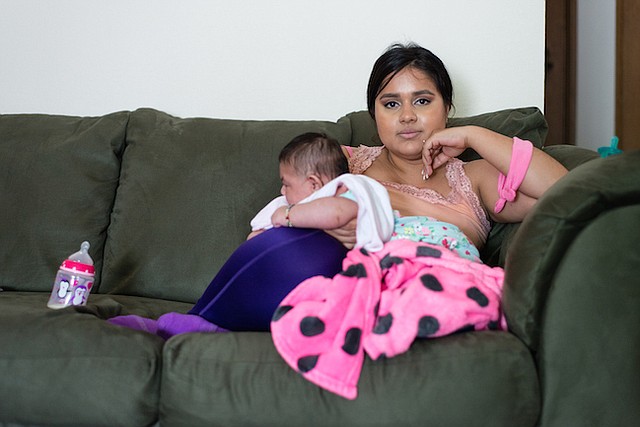 María, ciudadana estadounidense, fue infectada con el virus Zika transmitido por mosquitos mientras vivía con su esposo y sus padres en Colima , México, el año pasado.