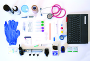 KIT. Instrumentos y materiales que llevan los doctores a las visitas a sus pacientes a domicilio.