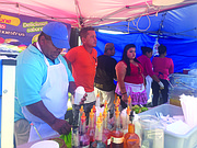 TRADICIÓN. Los granizados que vende Elías Arias son muy populares en toda Latinoamérica.