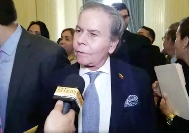 Diego Arria, Embajador y ex ministro (perseguido por el régimen): Este es un acto de reafirmación de esperanza, resistencia y estímulo para los venezolanos, que queremos rescatar la libertad. Es de una gallardía y dignidad, que venezolanos como estos magistrados hayan asumido en condiciones muy difíciles, una responsabilidad como esta.