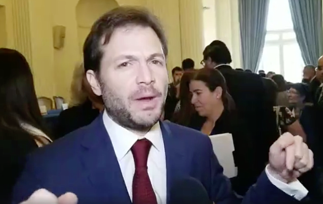 Ramón Muchacho, alcalde del municipio Chacao (perseguido por el régimen): Es un día histórico el que estamos presenciando hoy. Pongo como ejemplo el caso de la Fiscal General que está en el exilio, viajando por el mundo y no está siendo recibida como turista, sino por presidentes, por parlamentos, por magistrados, por fiscales. Este TSJ goza del reconocimiento de la comunidad internacional. Lo que estos magistrados produzcan será vinculante.