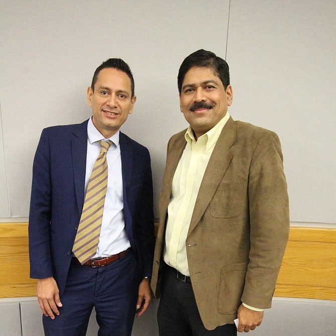 José L. Umana, VP de Century Bank y Surajeet Deka, Head of Sales and Marketing

