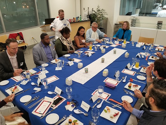 La Escuela Internacional Charter Pública, Carlos Rosario, junto a miembros de distintos sectores de la comunidad y socios estratégicos, brindaron la oportunidad a estudiantes de Arte Culinario, de mostrar su talento en la cocina asiática, gracias a una degustación en las instalaciones del Campus Sonia Gutiérrez al noreste de Washington DC.
