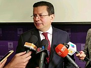 MISMA DECISIÓN. Martínez dijo que decisión sobre el TPS podría seguir la misma línea para tres países.