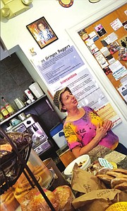 OPORTUNIDADES. Una de las propietarias de Dos Gringos Café en Mount Pleasant contó cómo la asesoría y préstamos de LEDC la ayudaron a mejorar su negocio.