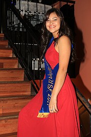 SALVADOREÑA. Jennifer Rivas.