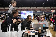 FERIA. En el encuentro educativo que tendrá lugar el sábado 9 de 11am a 3 pm en el DC Armory, representantes de las escuelas y más de 200 expositores ofrecerán información personalizada.