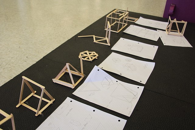 STEM. Diseños innovadores de estructuras que fueron realizadas como parte de las actividades en el marco de la presentación del “Reto Inventa el Futuro”.