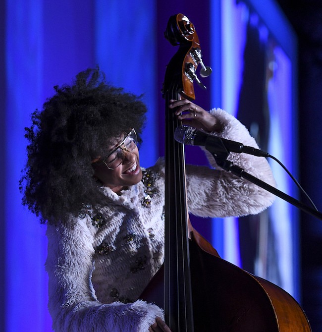 MÚSICA. La artista ganadora de cuatro Premios Grammy, Esperanza Spalding, cautivó a la audiencia con su presentación.