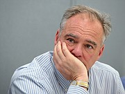 SENADOR. Tim Kaine: “Esta última decisión despiadada afecta a los salvadoreños a pesar de la violencia que amenaza sus vidas y que continúa obligándolos a abandonar su país”.
