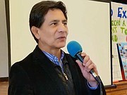Gamboa: “Nosotros como adultos hispanos, debemos dejar una herencia del idioma a nuestros hijos”.