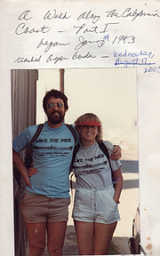 Goodrich y su esposo Michael documentaron el inicio de su caminata desde la frontera con México hasta la costa de California en enero de 1983
