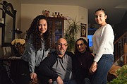 UNIDOS. De izq. a der.: Mariana, Enrique, Dunia y Fabiana Cuellar.