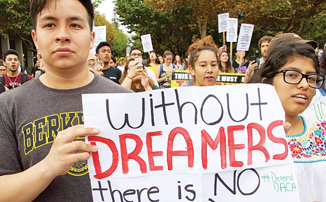 Decisión judicial  favorece a ‘dreamers’