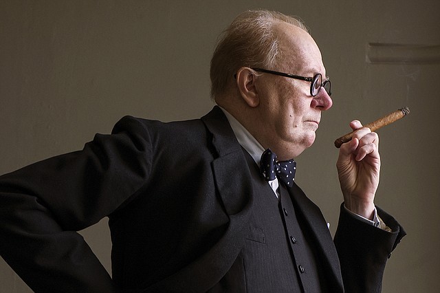 Gary Oldman como Winston Churchill en "Darkest Hour".