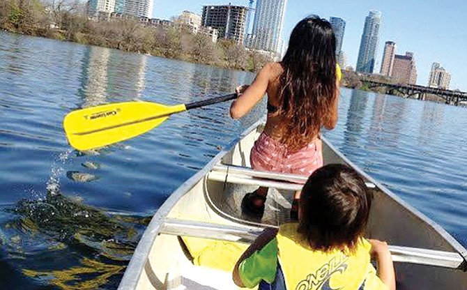 Disfrute de kayaks y canoas