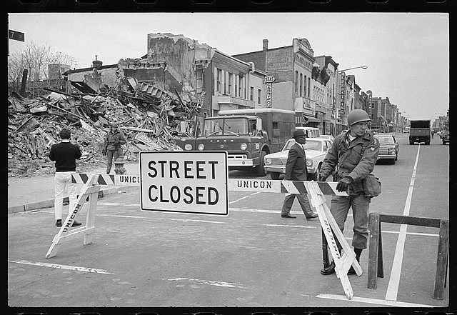 Hubo muchos disturbios en 1968. En abril, hubo disturbios en Washington, DC, y los edificios fueron destruidos después de que el reverendo Martin Luther King Jr. fuera asesinado.