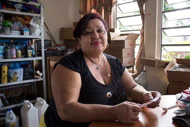 Martina Collazo de Jesús renunció a su trabajo en la industria hospitalaria para cuidar a su hijo, Joe García, cuando comenzó la diálisis