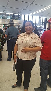 Rosa Morban, de 22 años, denunció que fue víctima de acoso sexual por parte de su supervisor en la empresa Ready Jet, Inc., subcontratista de JetBlue, para quien trabajaba limpiando aviones.