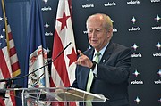 ÉXITO. Fernando Naranjo, presidente de Volaris dijo que desde el primer vuelo los aviones han llegado y salido llenos de pasajeros, desde las terminales del Dulles y San Salvador.