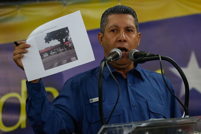 DENUNCIA. Falcón denunció unos 13 mil puntos – quioscos – rojos de control por hacer propaganda y comprar votos.