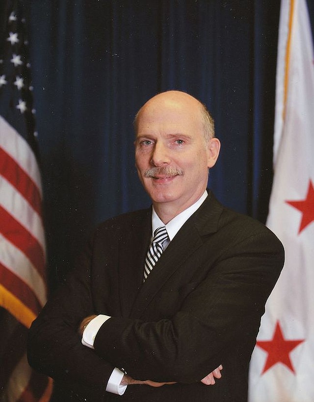 Phil Mendelson, una de las figuras políticas más influyentes de DC, busca la reelección como presidente del Concejo.