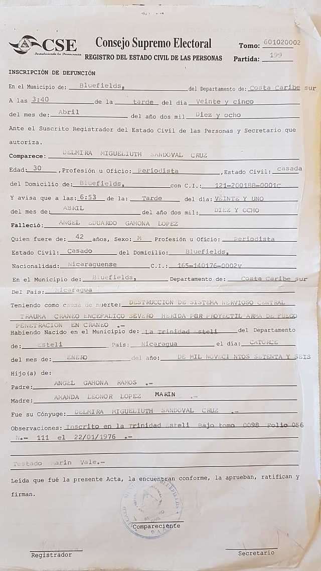 DOCUMENTO. El acta de defunción indica que el periodista murió debido a un proyectil de arma de fuego, pero no ofrece más detalles.